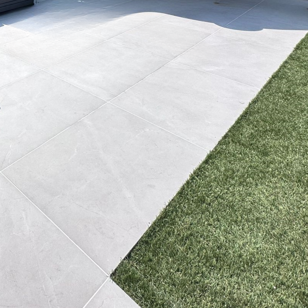  Genoa White Outdoor Porcelain Paving Slabs - 900x600x20 mm