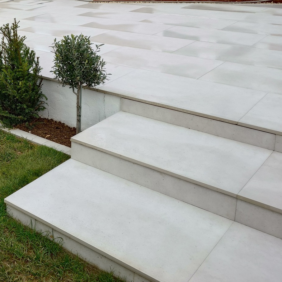 Saturnia White Outdoor Porcelain Paving Slabs - 800x800x20