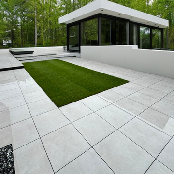 Saturnia White Outdoor Porcelain Paving Slabs - 800x800x20