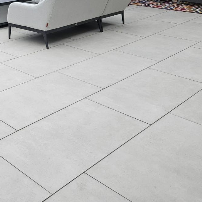 Saturnia White Outdoor Porcelain Paving Slabs - 900x600x20 mm