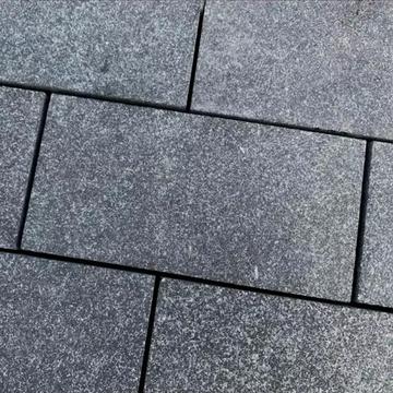 Black Granite Cobble Setts 200x100